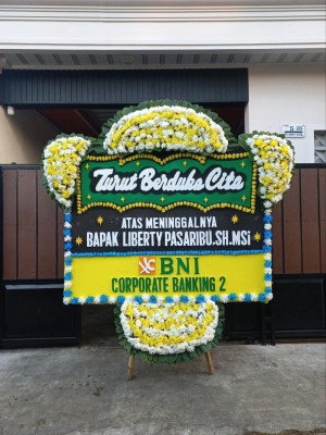 Papan Bunga Duka di Karangpandan