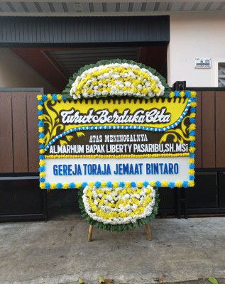 Papan Bunga Duka di Karangpandan