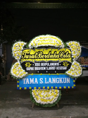 Papan Bunga Duka di Karangpandan