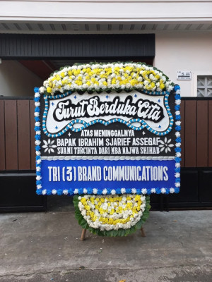 Papan Bunga Duka di Karangpandan
